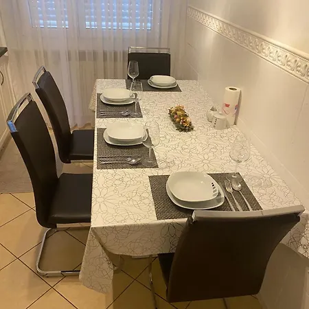 아파트 Cozy Near Basel Airport *