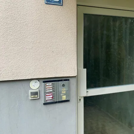 Appartement Cozy Near Basel Airport Saint-Louis (Haut-Rhin)