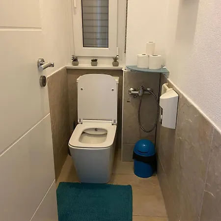 Cozy Near Basel Airport 아파트 생루이